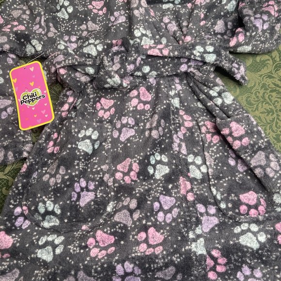 NWT Chili Pepper 5 6 bath robe dogs paws cata pjs - Picture 8 of 8